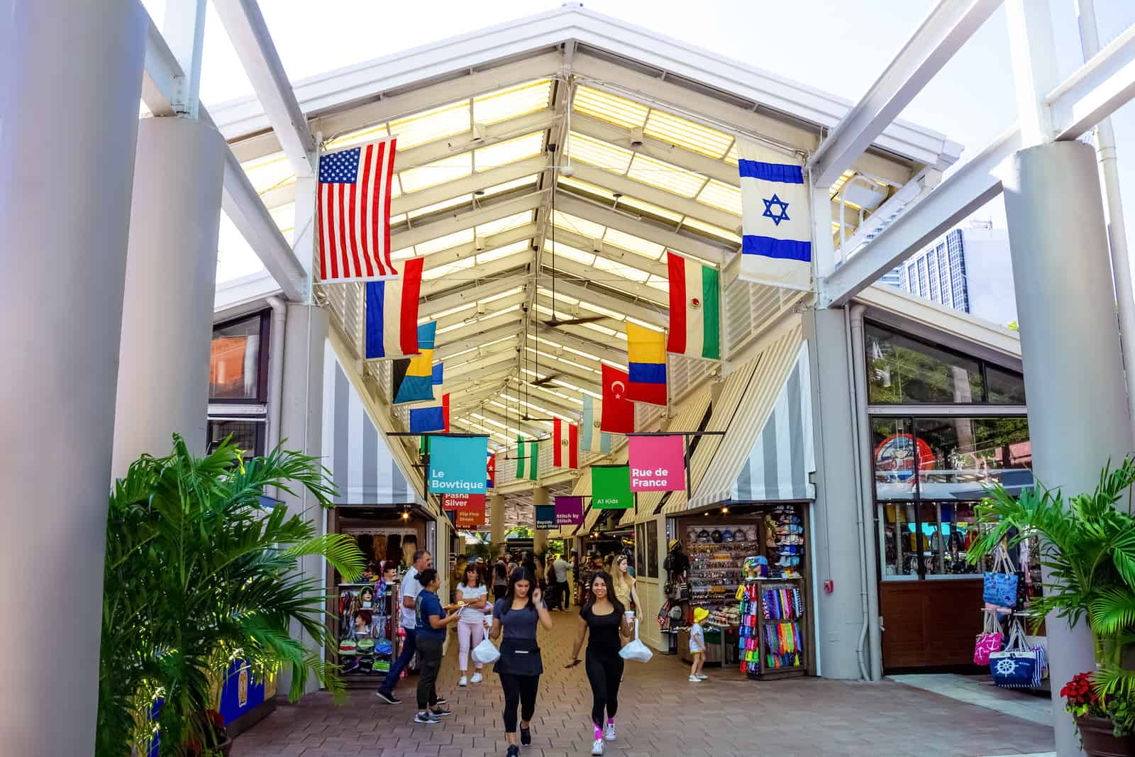 The shops at Bayside Marketplace is one of a miami attractions