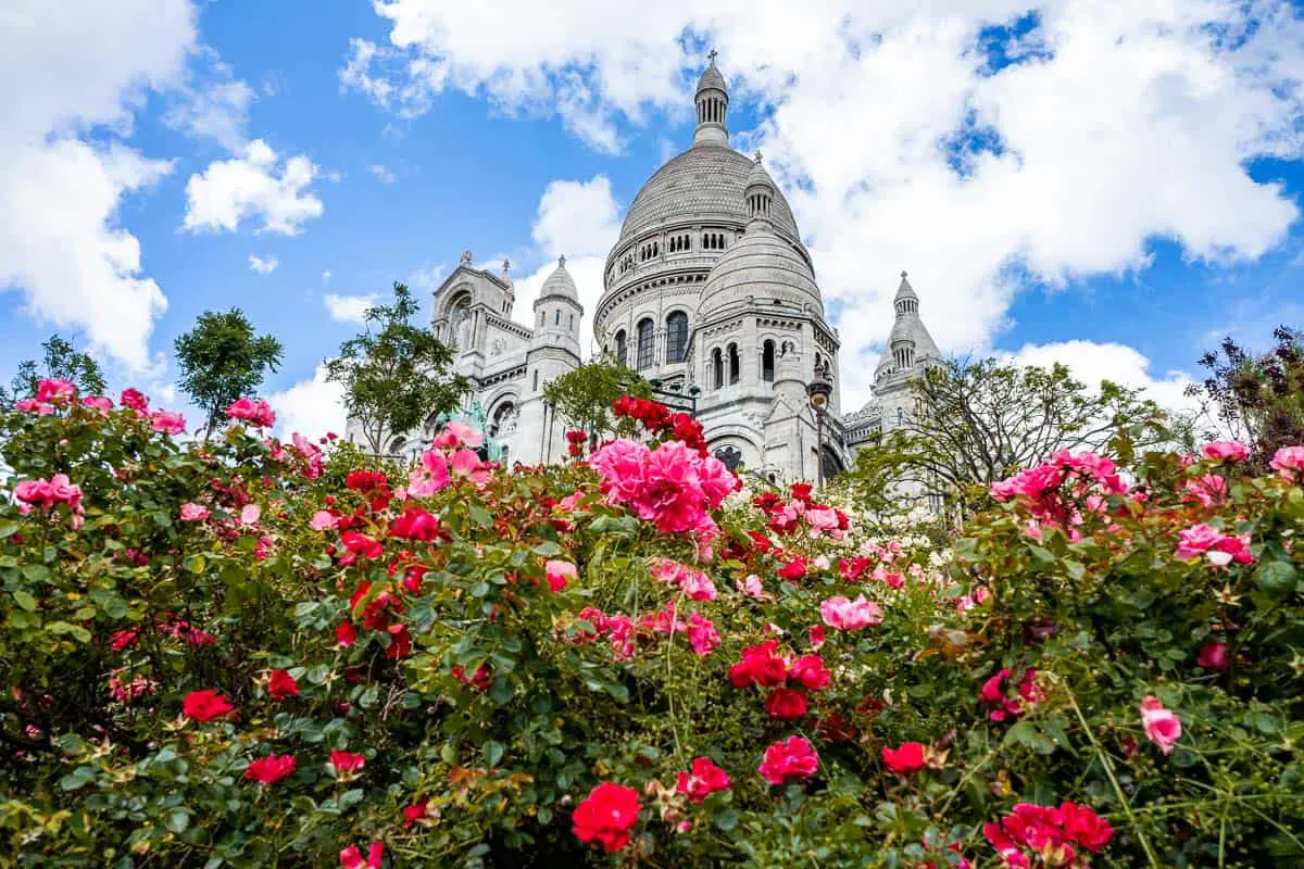 Sacre Coeur is one of the best places to visit in paris and things do in paris